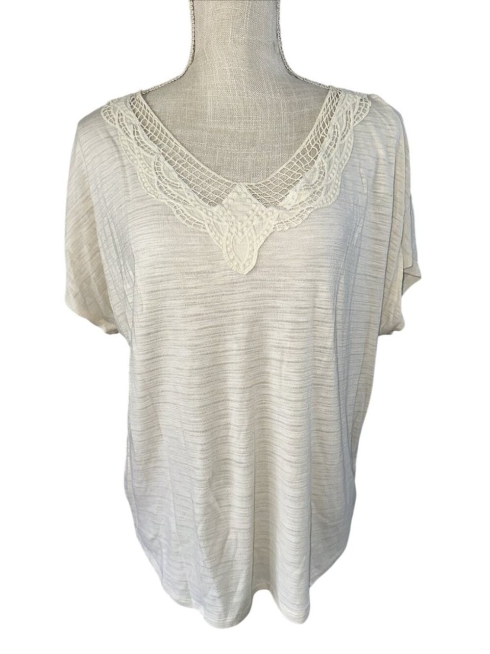 Ava & Viv Cream Short-Sleeve Top W/Lace Detail Women's Size 1X